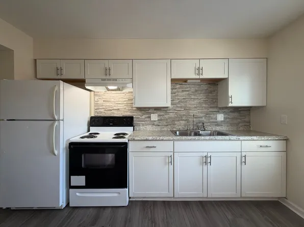 911 Georgian Drive, 911 Georgian Dr APT E, Danville, IL 61832