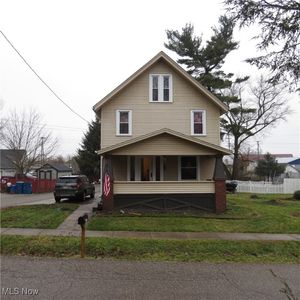 112 High St NE, Hartville, OH, 44632