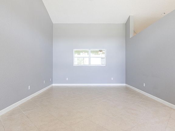 3rd image of 3215 SE Pinto St
