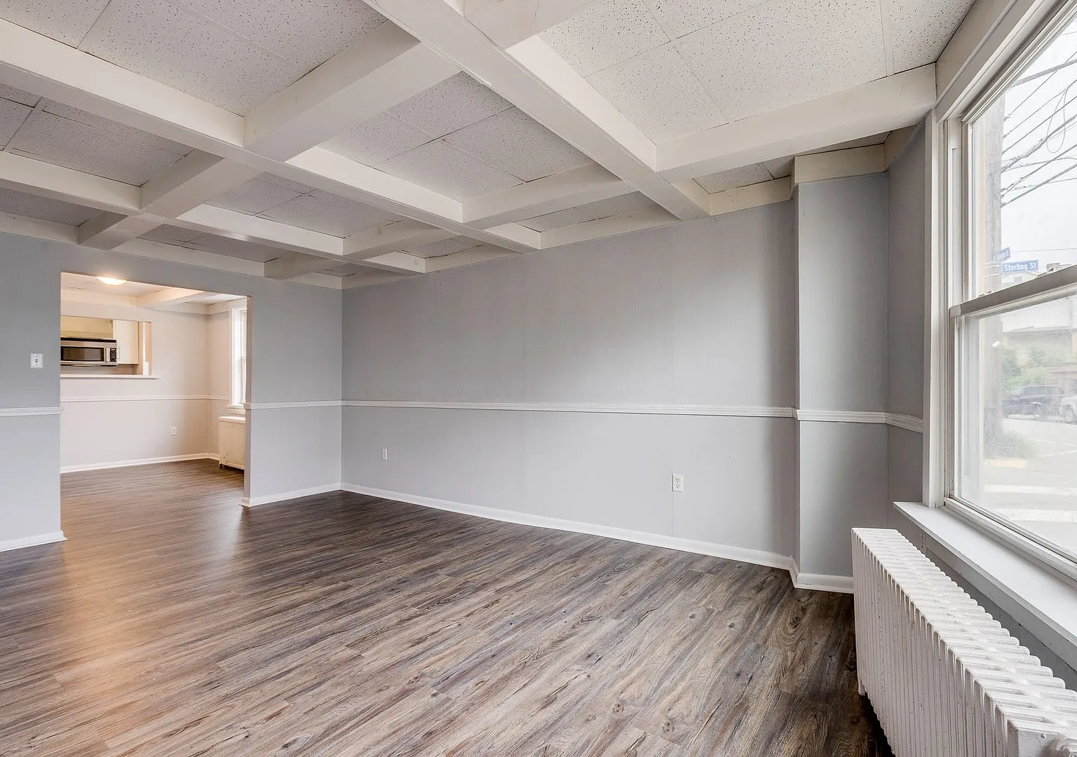 Awesome building in a super convenient neighborhood! — Photo 3