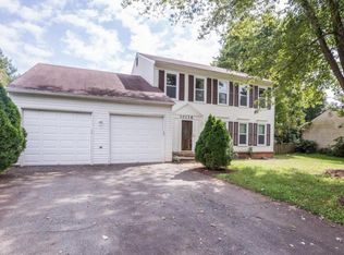 10136 Yorktown Dr #D, Great Falls, VA