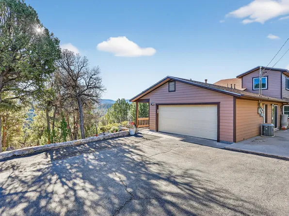25 Lagarto Rd, Tijeras, NM 87059