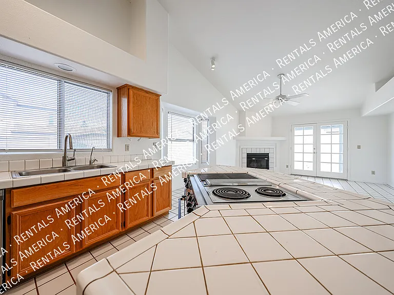 15831 N 6th Ave — Photo 15