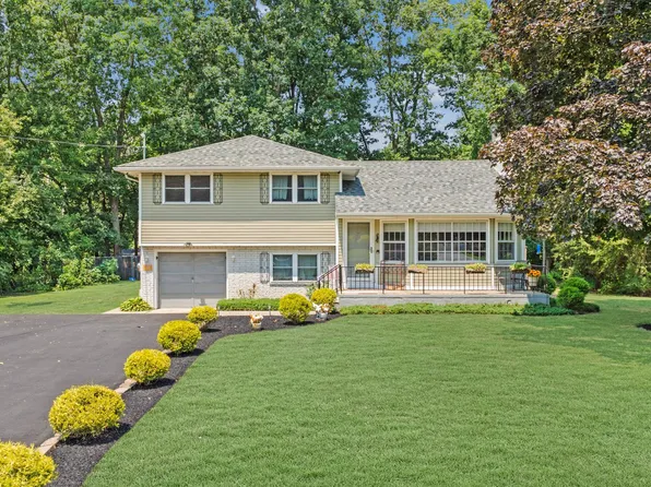 68 Pindale Dr, Pittsgrove, NJ 08318