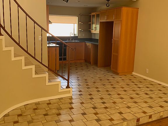 4th image of 2615 W Grand Ave APT A