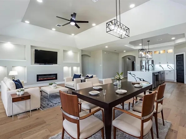 9785 Fm 686, Dayton, TX 77535