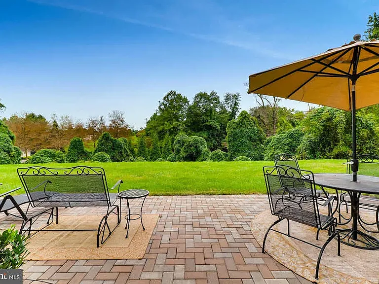Private Patio, No.1