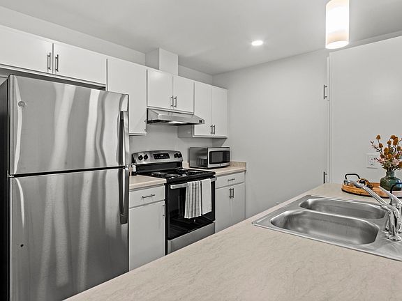5th image of 689 Mike McCarthy Way #172e8343e
