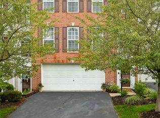 613 Village Green Blvd E, Mars, PA 16046