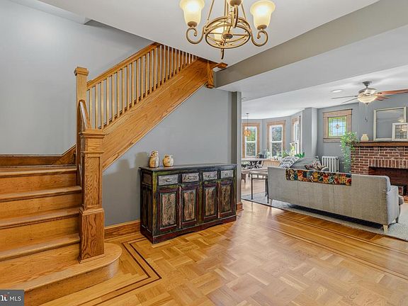 3rd image of 2904 Rueckert Ave