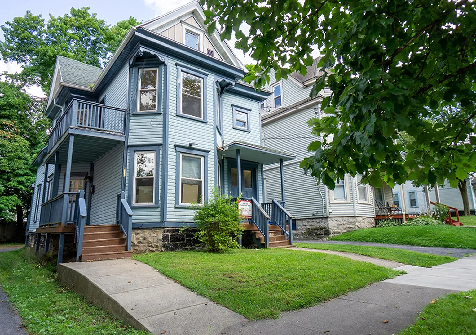 513 Columbus - Available 8/1/27 - Second Floor Apartment — Photo 2