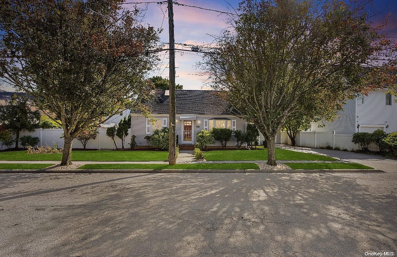 Remi★ 2859 Weeks Avenue, Oceanside, NY 11572 | Zillow