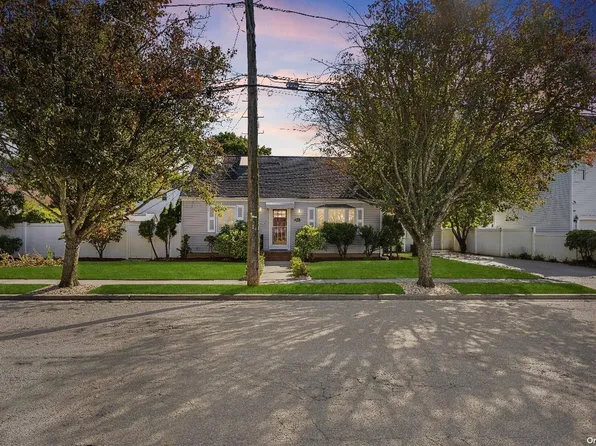 2859 Weeks Avenue, Oceanside, NY 11572