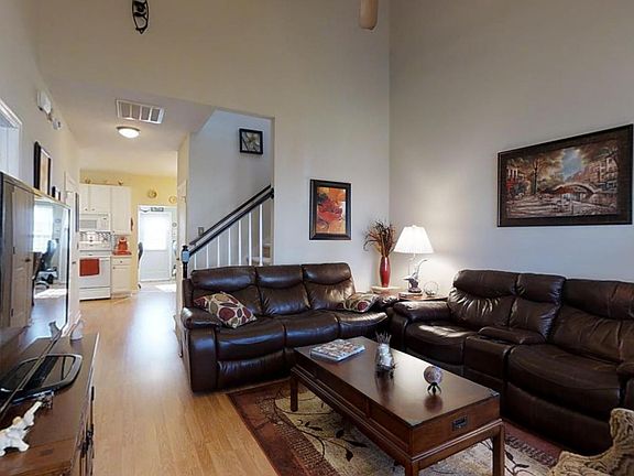 4th image of 161 Black River Dr