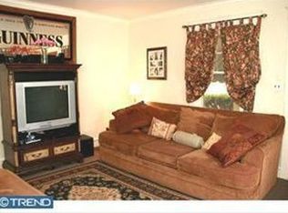 11 W Garrison Rd, Brookhaven, PA 19015