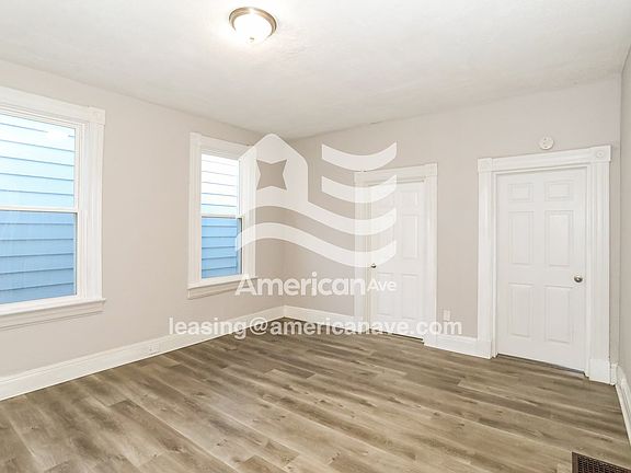 549061_004_living_room_4.jpg