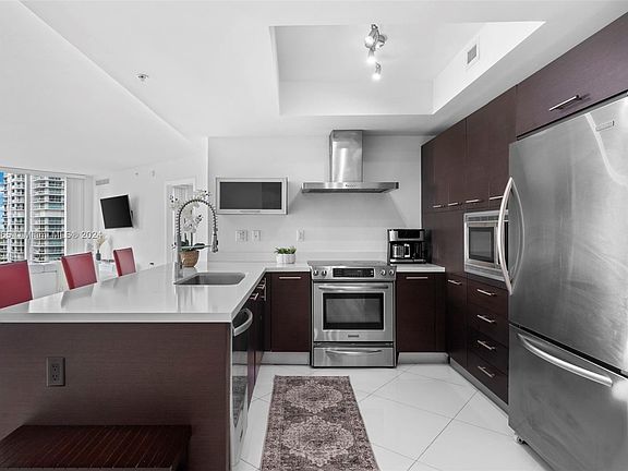 3rd image of 150 Sunny Isles Blvd #11004