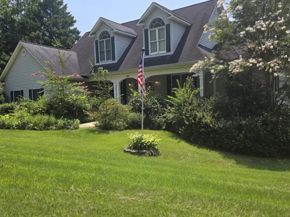 285 Sunset Valley Cir, Cleveland, GA 30528