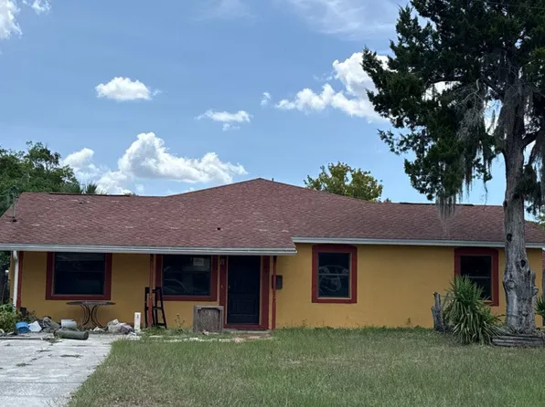 709 N Disston Ave, Tavares, FL 32778