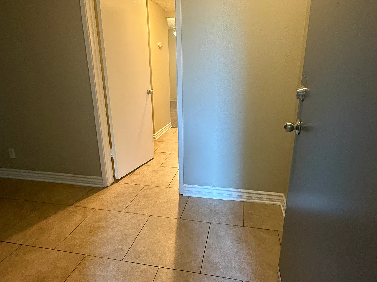 3 bed, 1172 sqft, $3,500 — Photo 1