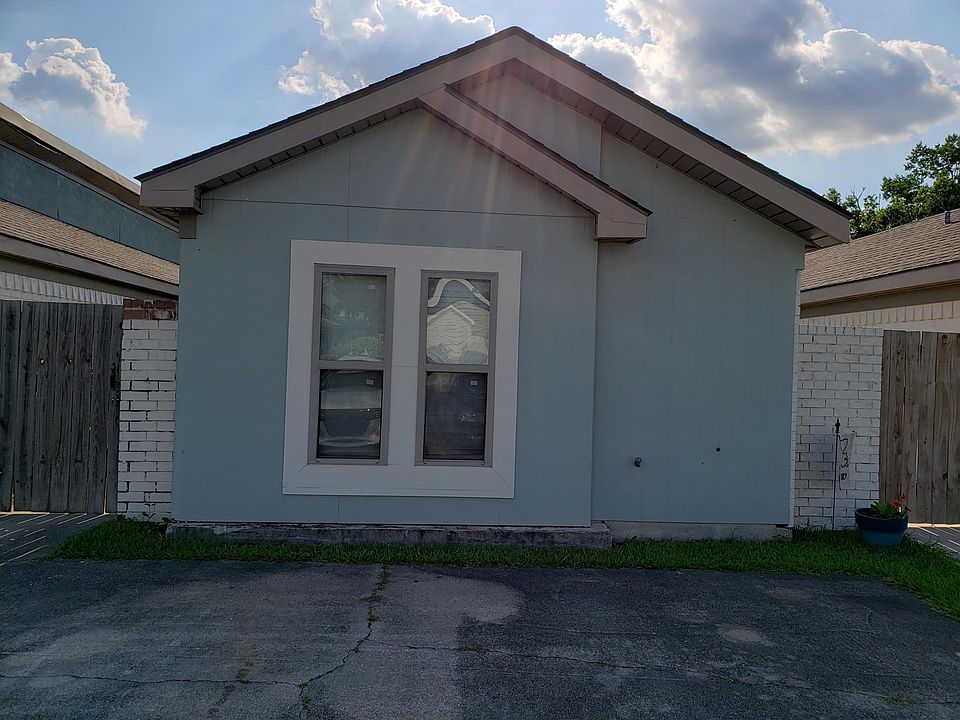 1st image of 111 Cane Field Dr