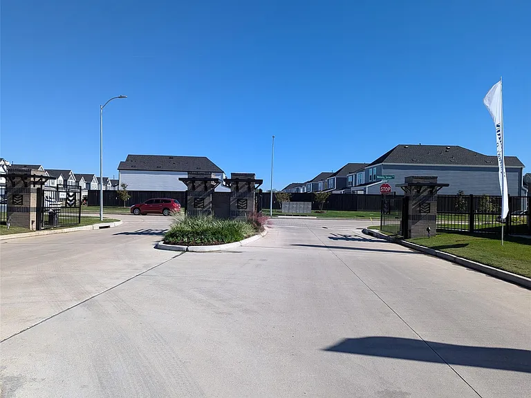 10610 Wellesley Terrace Trl — Photo 4
