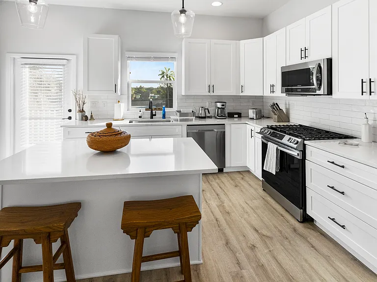 946-kitchen 2_01162023