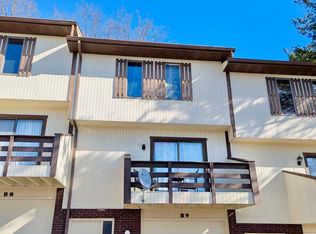 1236 Van Voorhis Rd APT B9, Morgantown, WV 26505