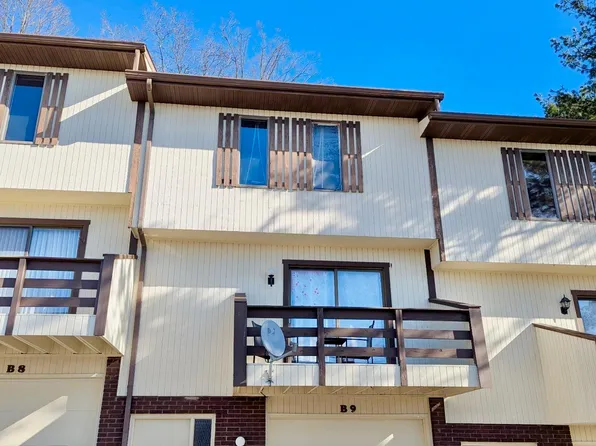 1236 Van Voorhis Rd APT B9, Morgantown, WV 26505