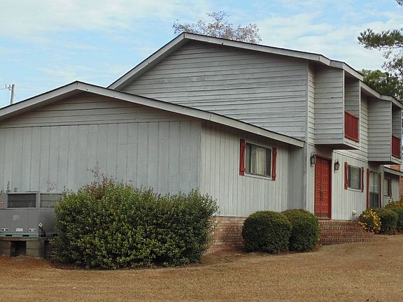 2nd image of 220 Lakeshore Dr