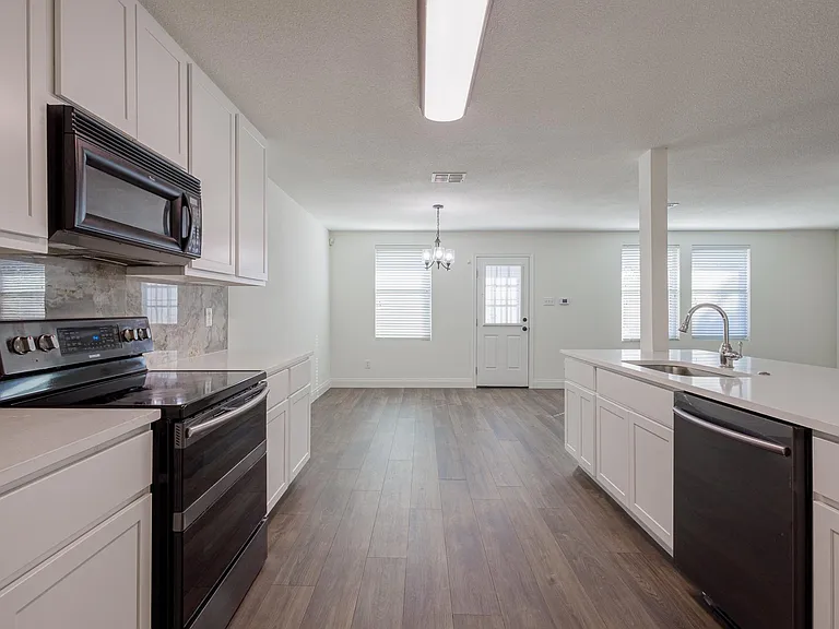 3901 Kathryn Way — Photo 4