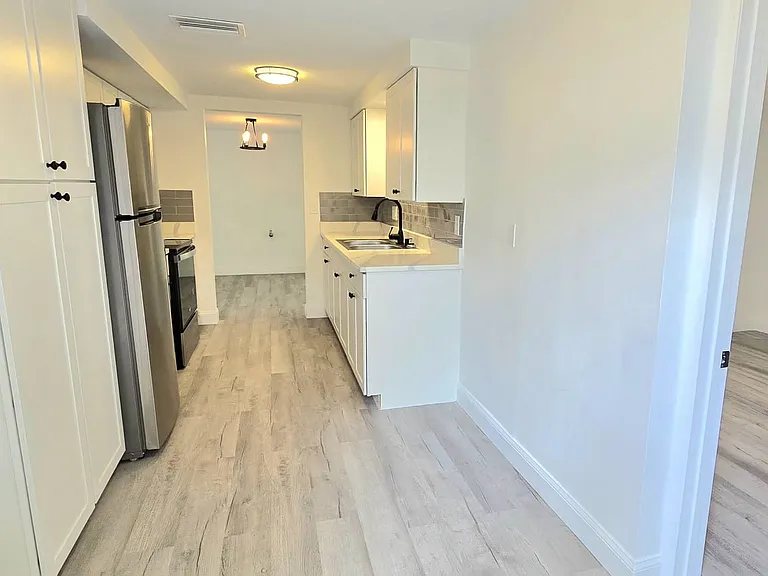 5347 Mosaic Dr — Photo 2