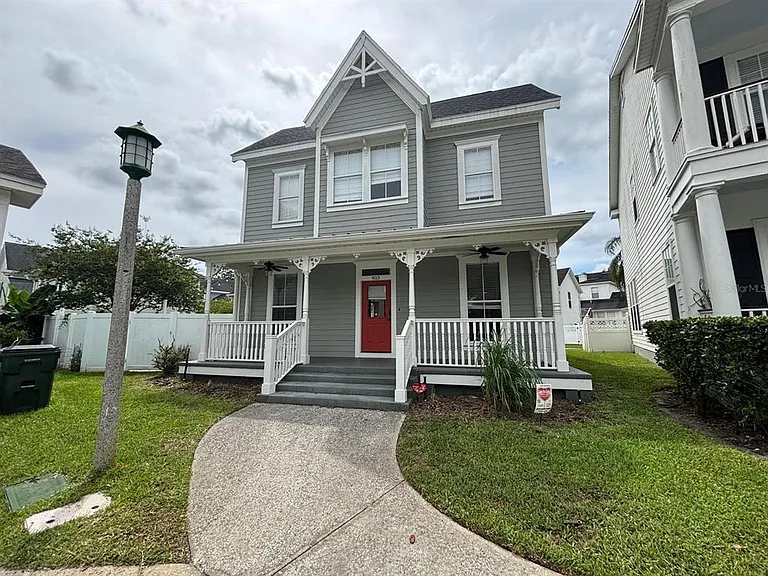 903 Yew Ct — Photo 2