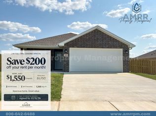 1917 Porter St, Pea Ridge, AR 72751