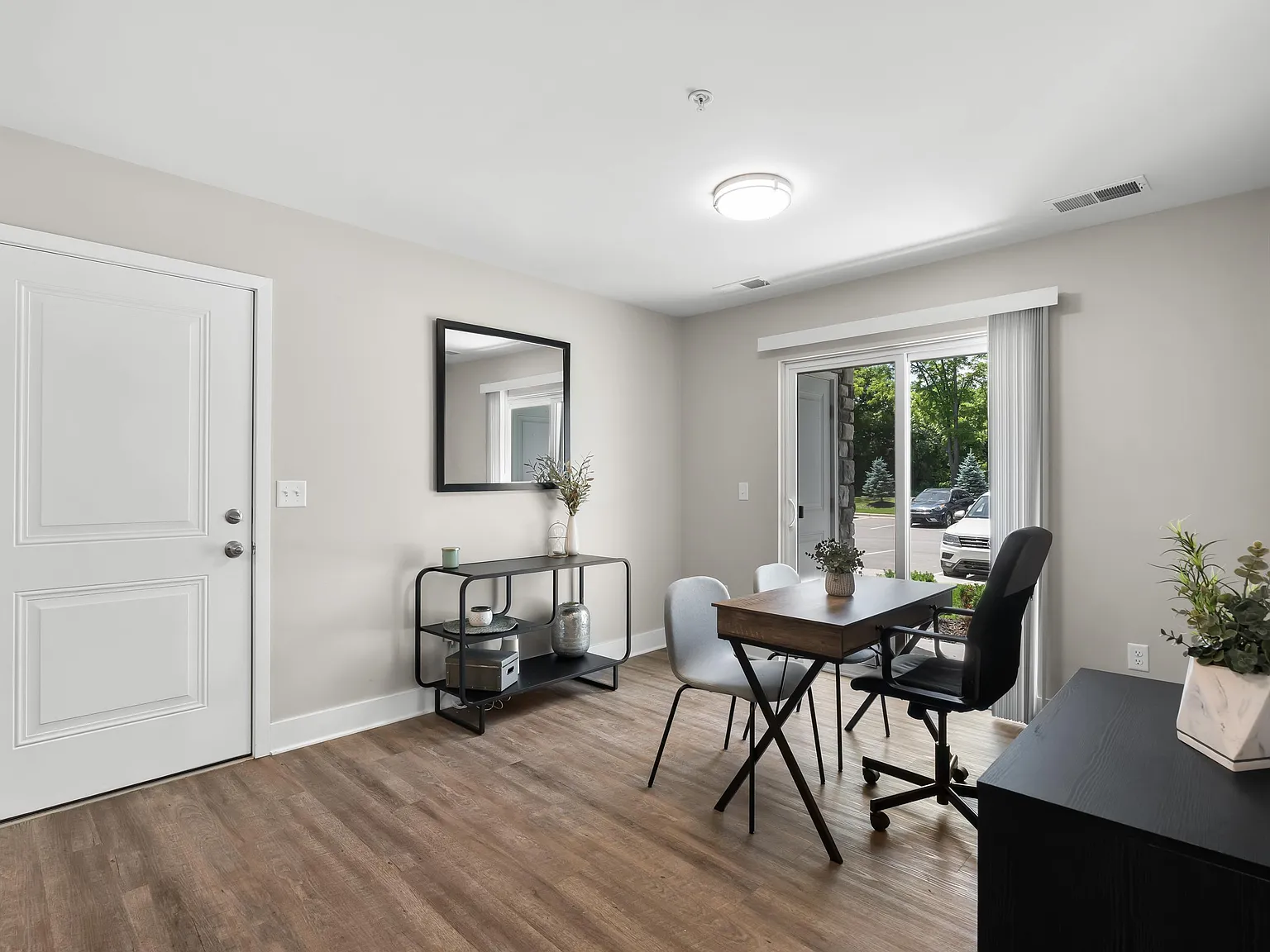 Westlake Place Apartments — Photo 3
