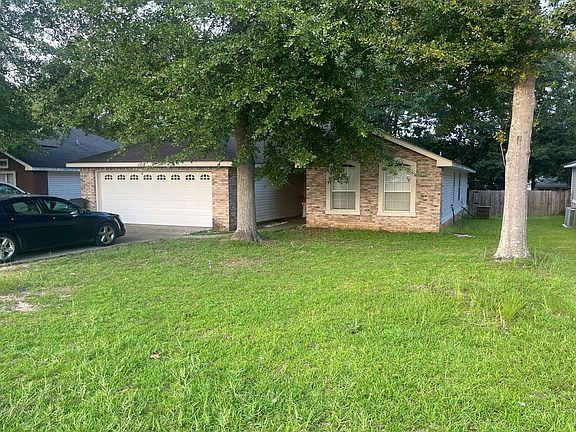 3rd image of 108 Elmwood Dr