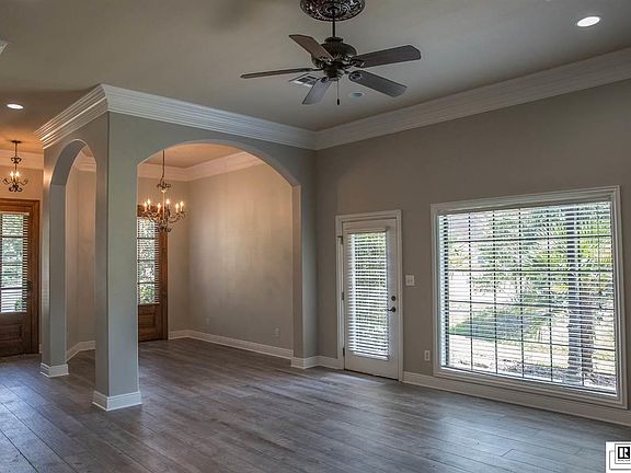 3rd image of 101 Creekside Dr