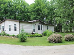 1045 N Murray Rd, Caro, MI 48723