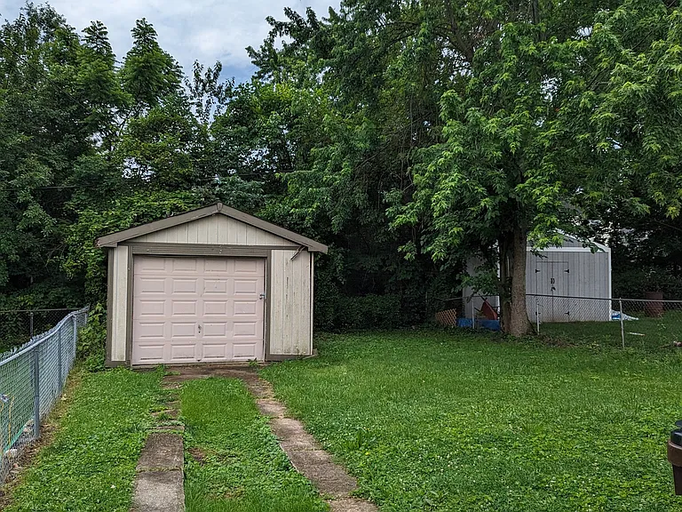 1939 Sterling Ave — Photo 12