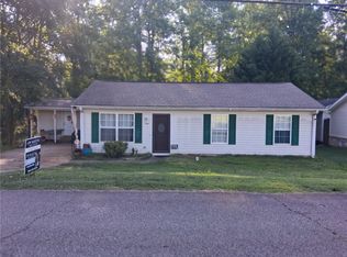 756 Maple Dr, Greer, SC 29651