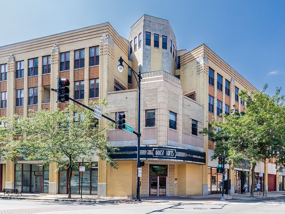 1st image of 1645 W School St APT 218
