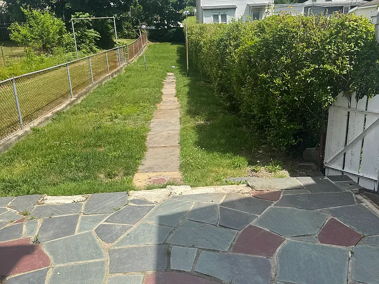 423 Mauch Chunk St — Photo 8