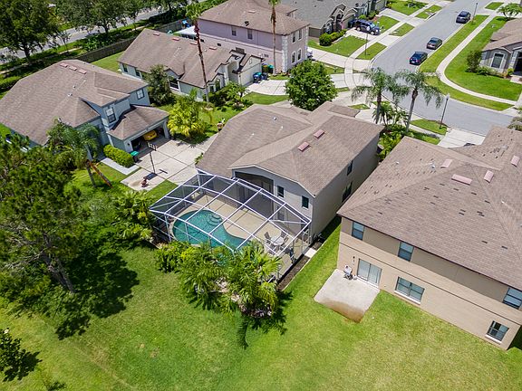 3rd image of 705 Hardwood Cir
