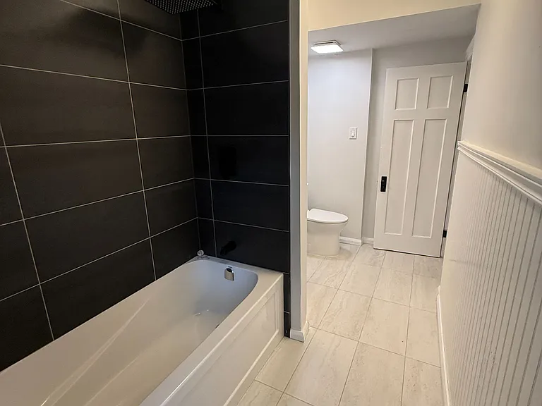 28 Eastbourne Ave #2 — Photo 13