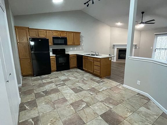 2nd image of 3624-3626 Thornhill Cir W #6b01b5546