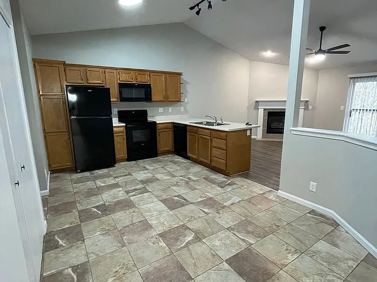 3624-3626 Thornhill Circle W-TBROS — Photo 2