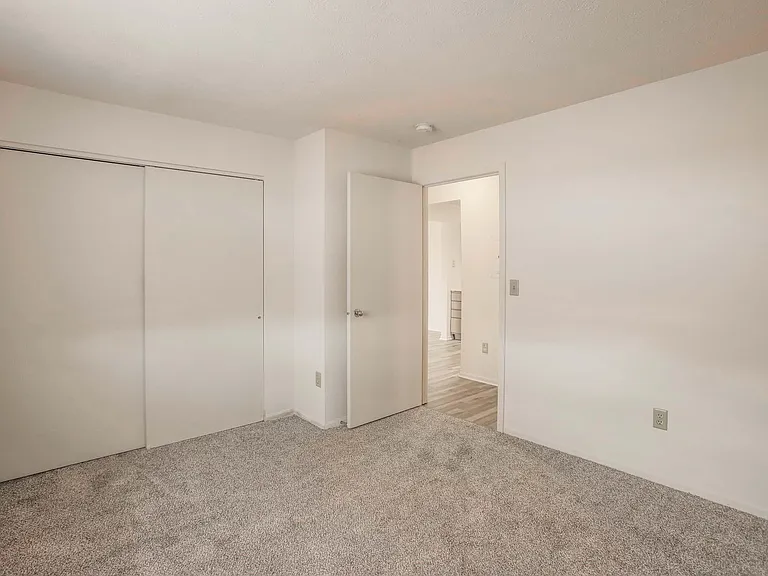 Port Crossing Apartments — Photo 82
