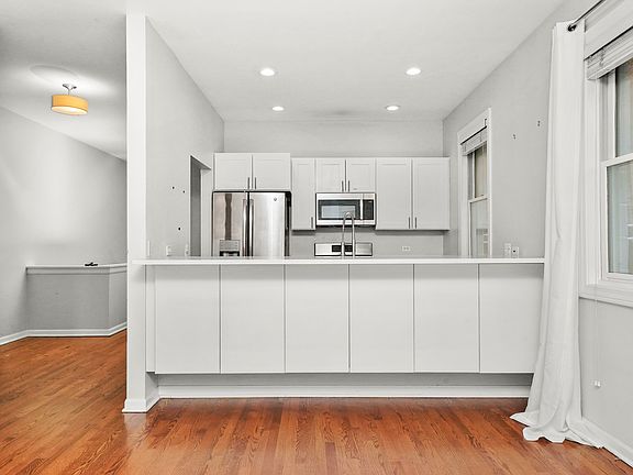 5th image of 2620 N Wayne Ave APT 1N