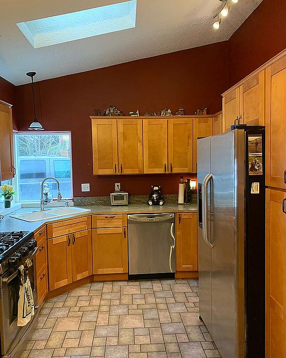 1st image of 715 Chinook Cir