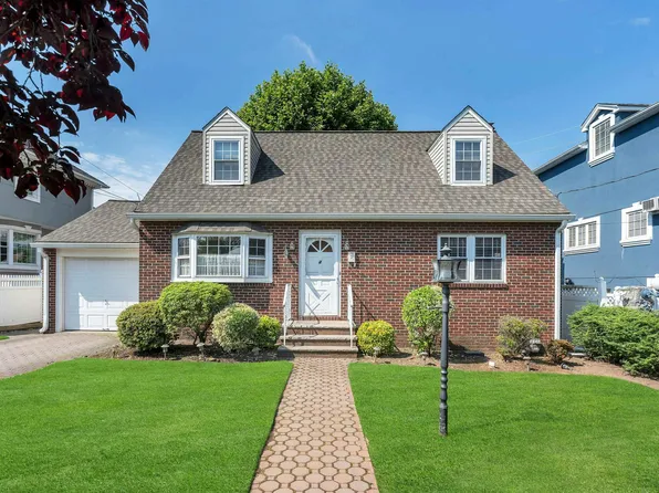 4 Fairview Ave, Secaucus, NJ 07094